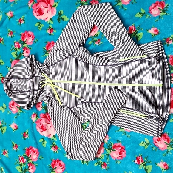 Women's activewear zip up - Picture 1 of 4